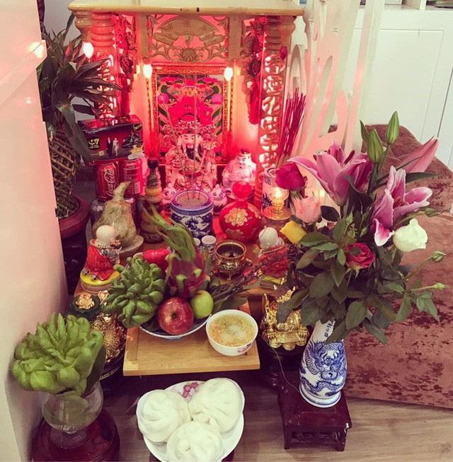 Khi đặt bàn thờ Ông Địa không nên thiếu bát tụ lộc