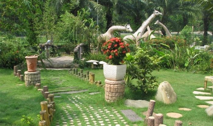 Nên hạn chế thiết kế sân nhà theo hướng Tây