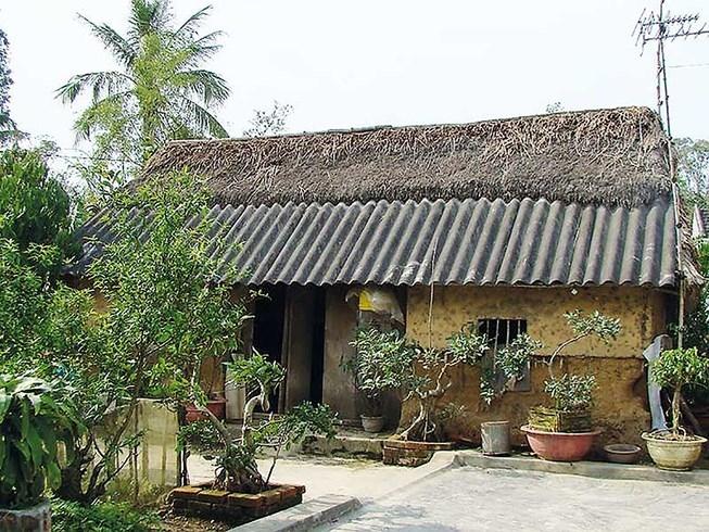 Mẫu nhà vườn tận dụng rơm rạ để lợp mái