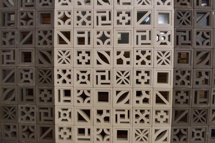 Gạch bông gió làm bằng xi măng